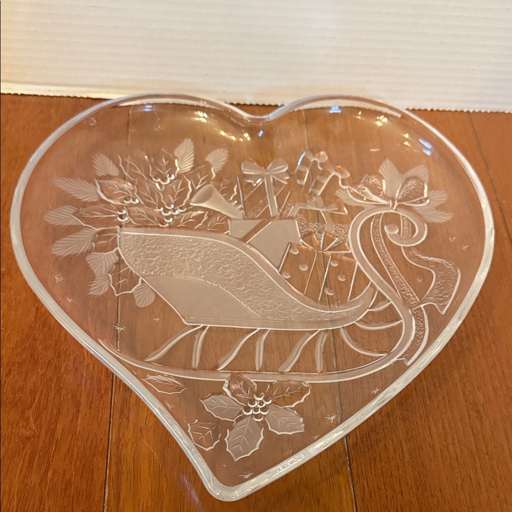 Heart-Shaped holiday  Glass serving plate w/ etched sleigh holly 10x11”